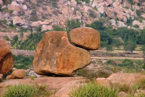 Egg Boulder, Hampi.