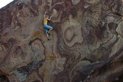 Highball-Boulder in Badami.