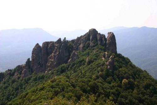 Die Felsen von Indjuk.